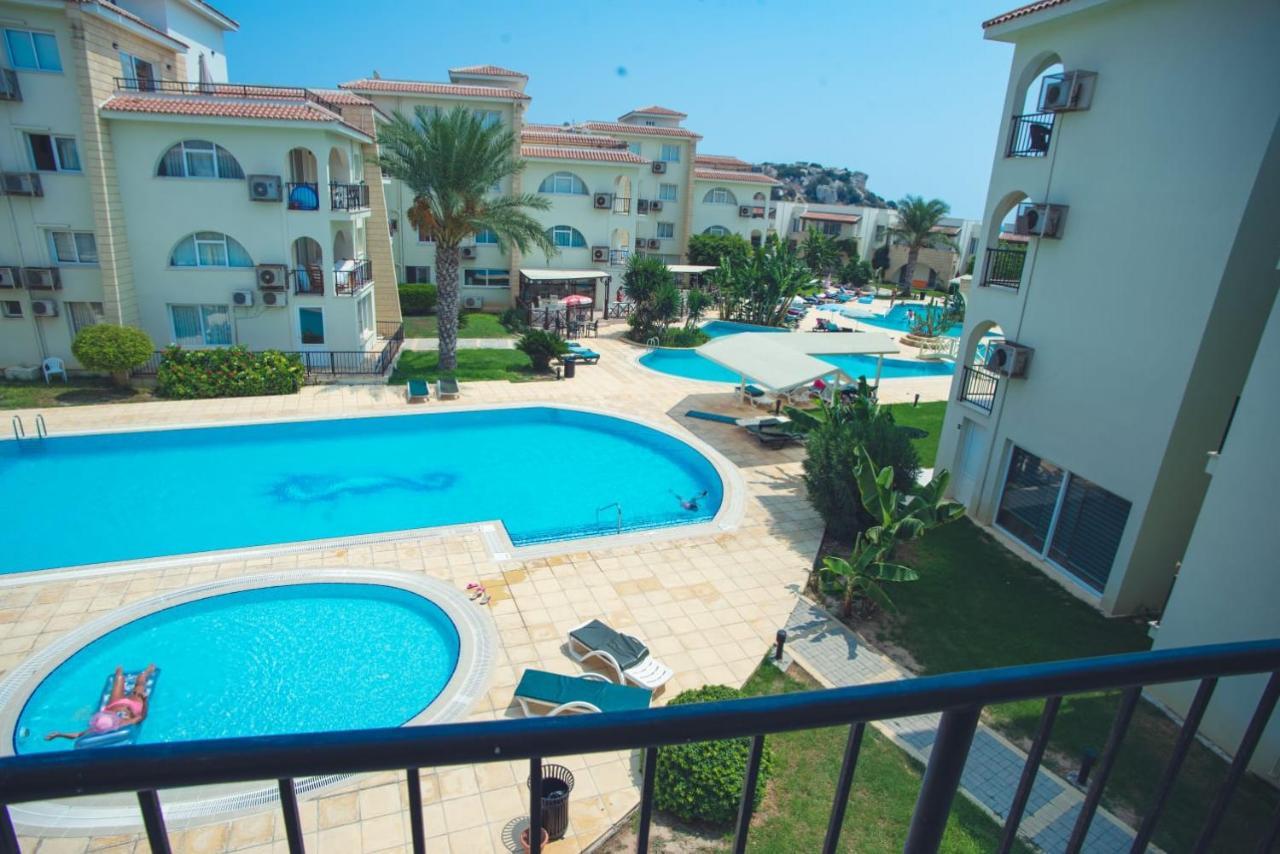 Boheme B6 Sunrise Beach Gastria Exterior foto